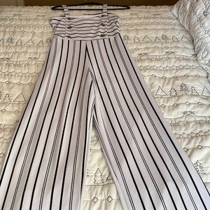 Sleek black and white jumper!